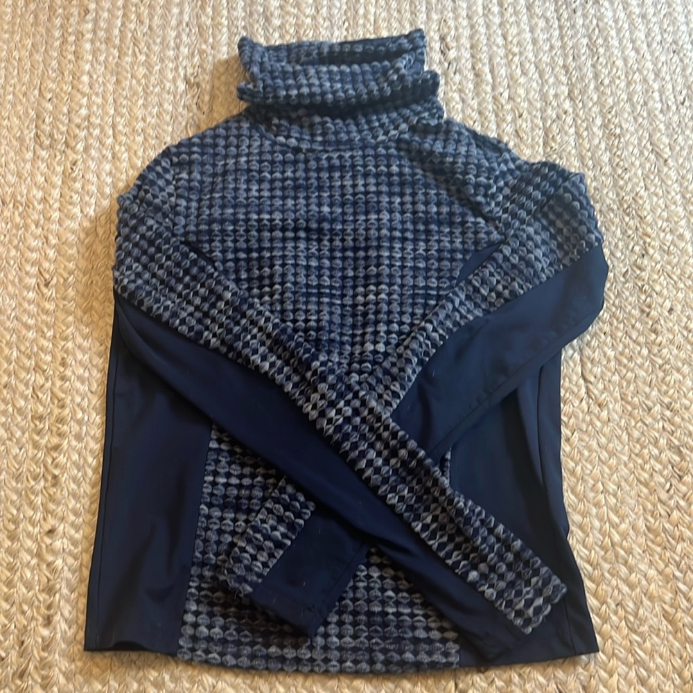 Nike Pro HyperWarm long blue  turtle neck with textured print